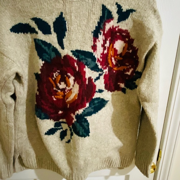 Abercrombie & fitch sweater. Size Small - Picture 3 of 6
